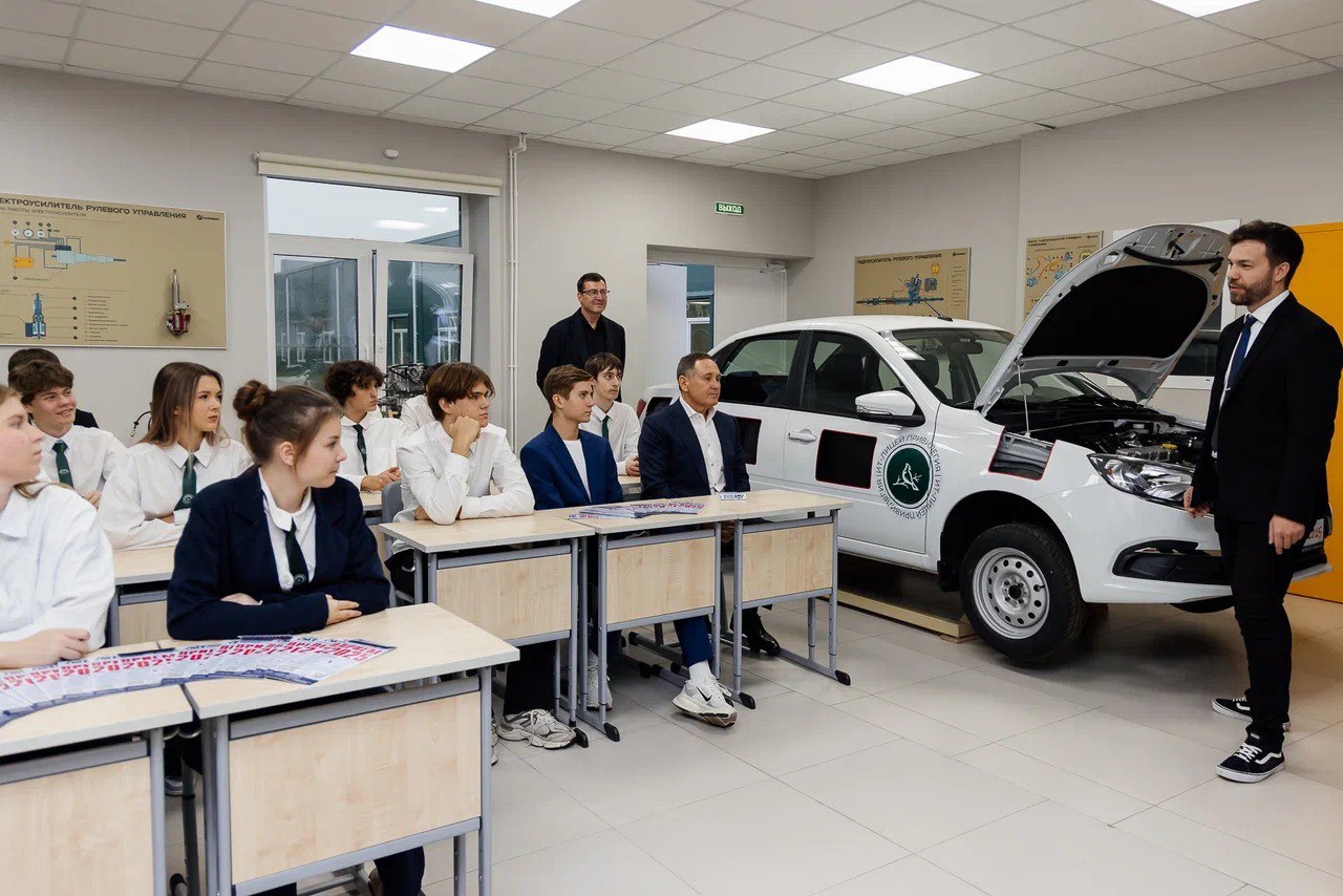 Официальное открытие проекта «Дети ИКС» в «ИТ-лицее Привилегия»